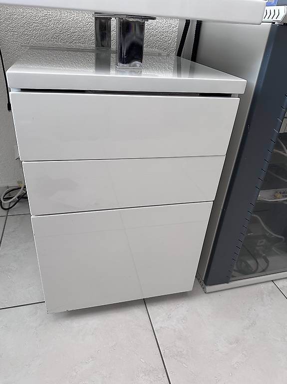 Bureaux: Bürotisch weiss glänzend mit Korpus  – D'occasion à Hägendorf par AdlerTom 3
