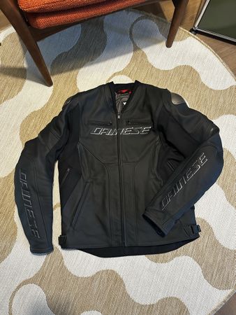 Dainese Lederkombi Jacke Hose Grösse 54 (1mal getragen)
