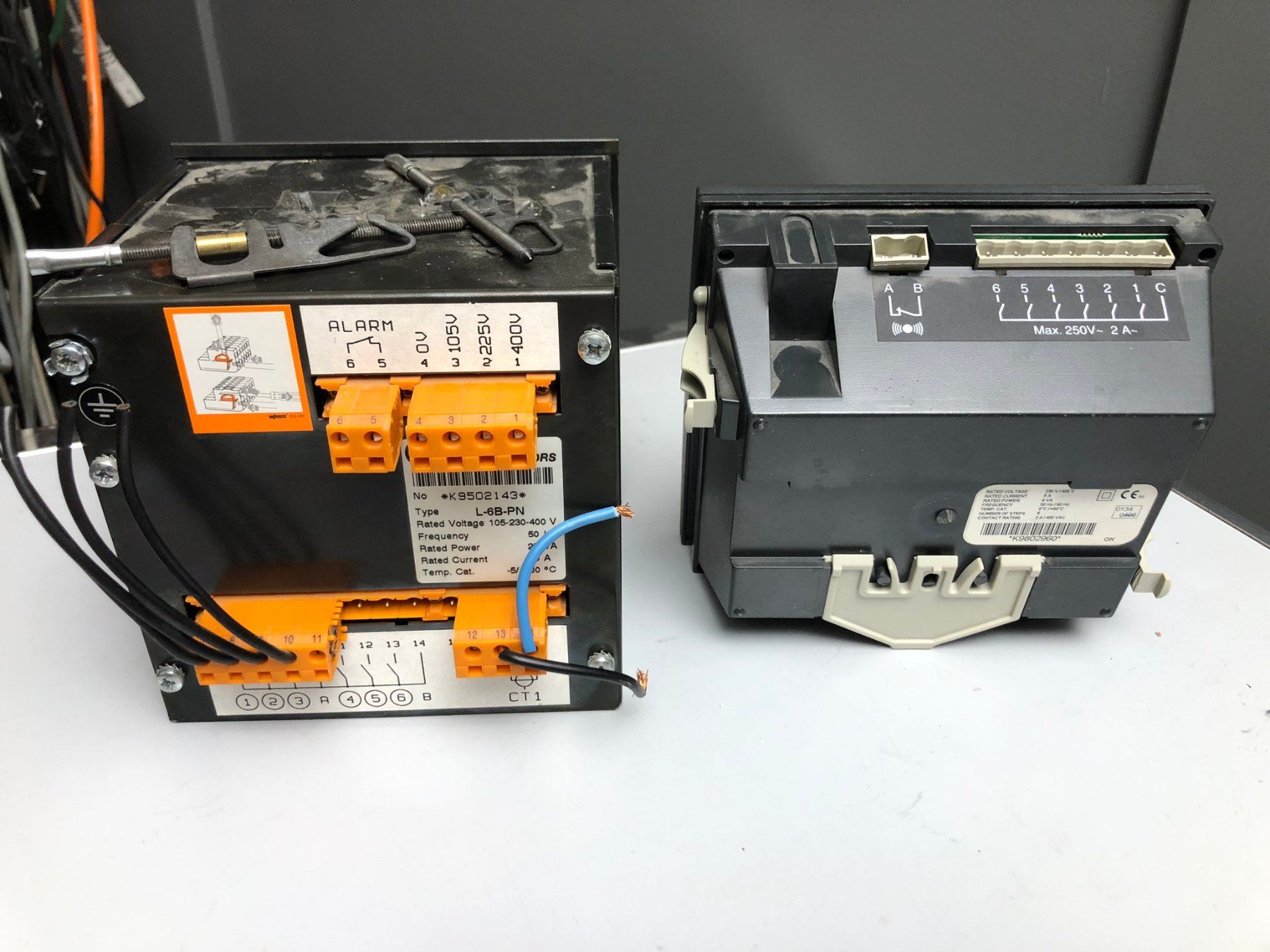 Sistema di controllo: Power Factor Controller Kompensationsanlage Steuerung Regler – Usato da Hinterkappelen venduto da atomschnee 2
