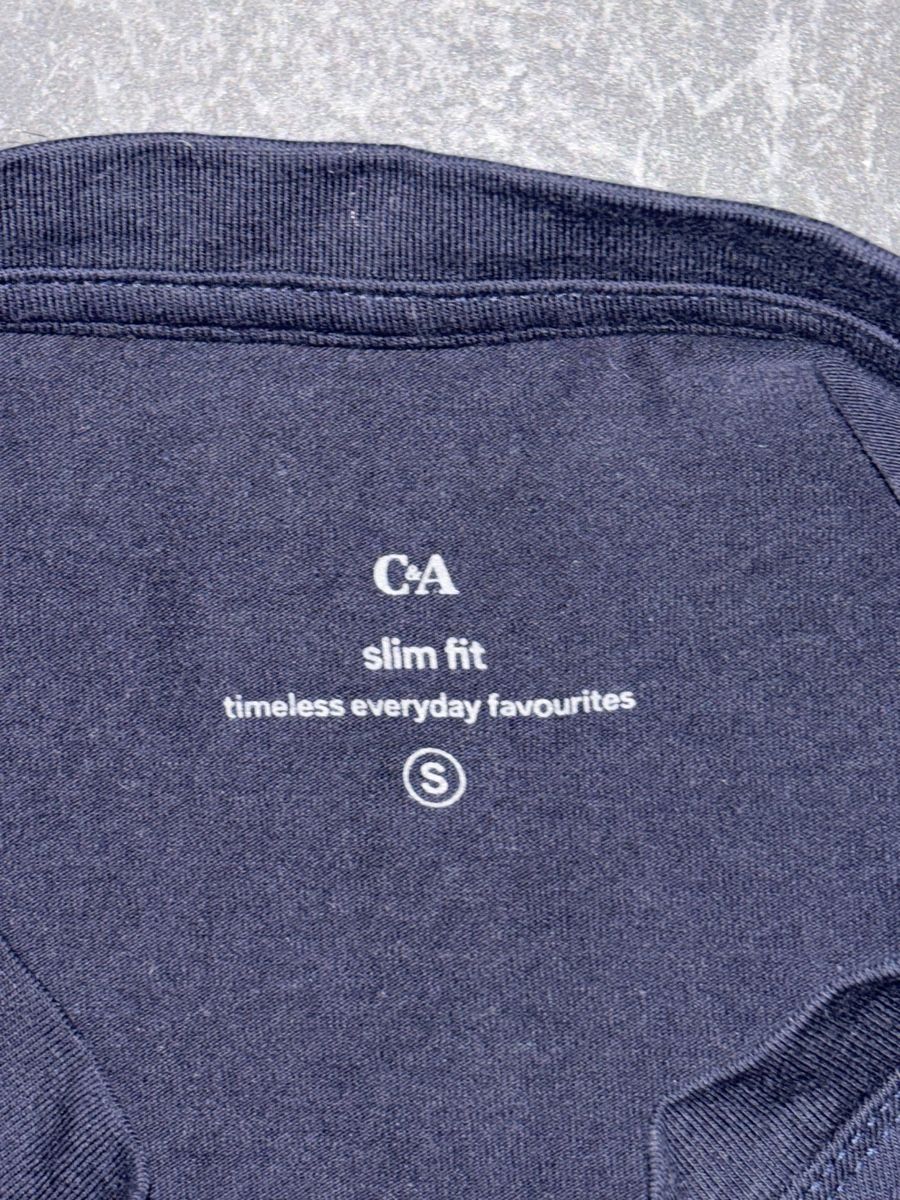 C&A Maglioni & Felpe: Enges Langarmshirt von C&A - wie NEU – Nuovo (secondo la descrizione) da Ostermundigen venduto da Ivoire 1