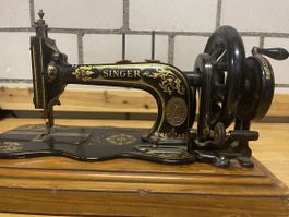 Singer Nähmaschine antik mit Handkurbel und Holzkoffer