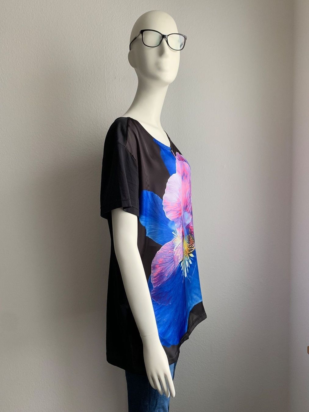 Givenchy T-Shirts: Givenchy T-Shirt – Neu (gemäss Beschreibung) aus Winterthur von 19.19 2