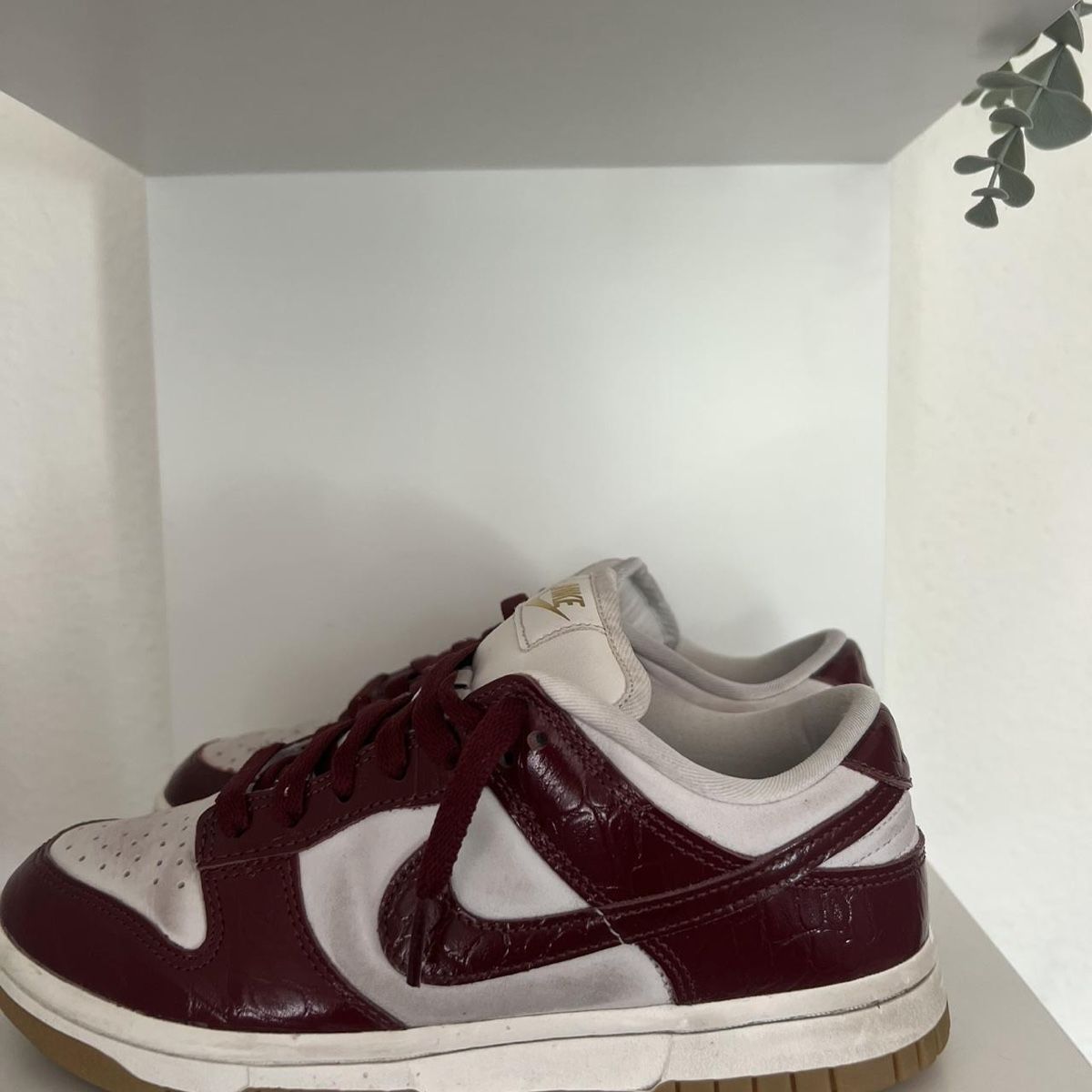 Chaussures femmes: Nike Dunk Low – D'occasion à Meilen par laraherre