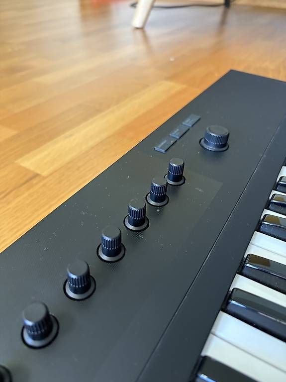 Strumenti musicali: Midi-Keyboard Komplete Kontrol A49 – Usato da Bern venduto da Baumwall 3