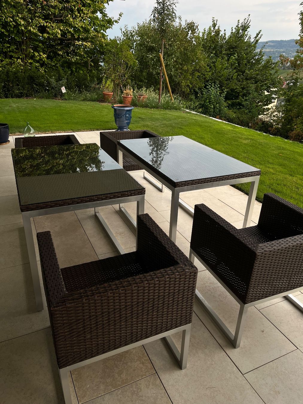 Set di tavolo e panche: Salon de jardin - – Usato da Au ZH venduto da joh_xvy9