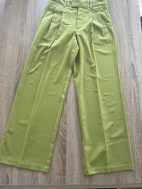 Pantaloni: Hose – Usato da Basel venduto da Make-up-lover
