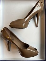Elegant Beige Louis Vuitton Peeptoe Heels