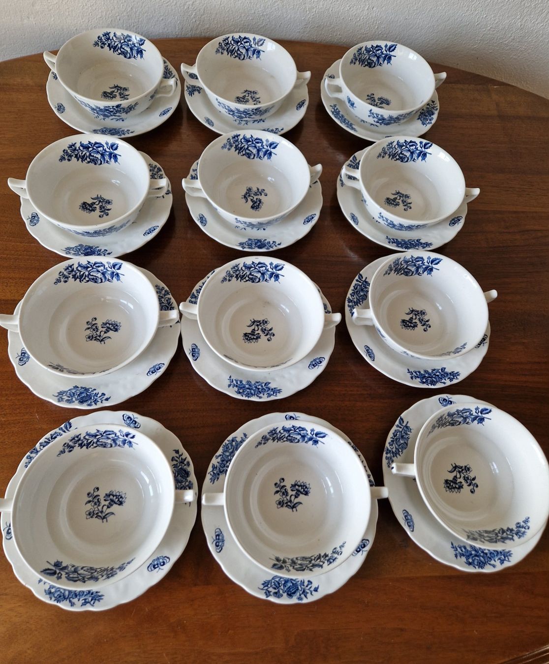 Set di piatti: 12 Suppentassen mit Unterteller /Peony  England – Nuovo (secondo la descrizione) da Bern venduto da Antikbatik 2