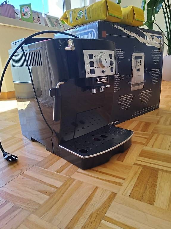 De'Longhi Macchine per caffè & Macchine per espresso: Delonghi Kaffeemaschine – Usato da Effretikon venduto da rac_z6lj 1