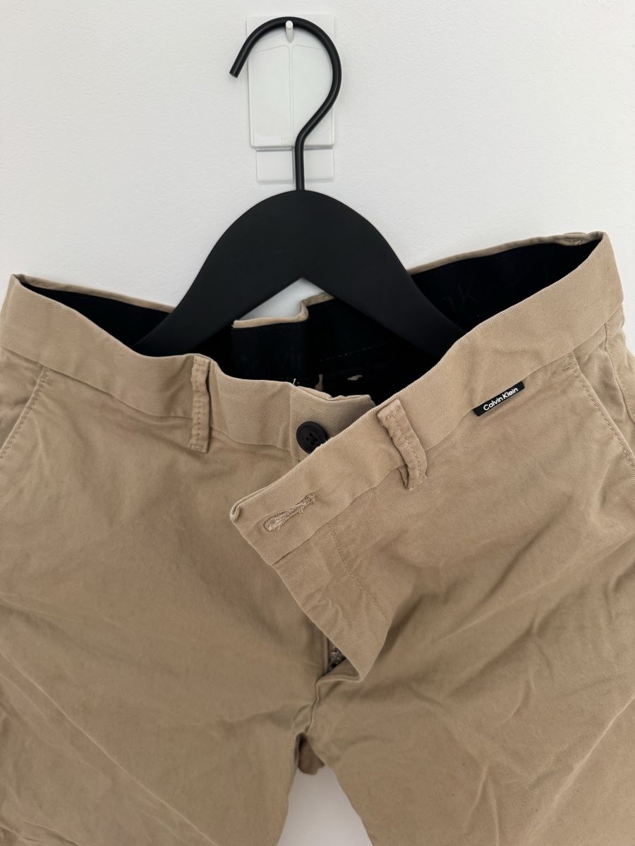 Calvin Klein Pantaloni: Calvin Kleins Short Beige 32 – Nuovo (secondo la descrizione) da Zürich venduto da pa.ul 1