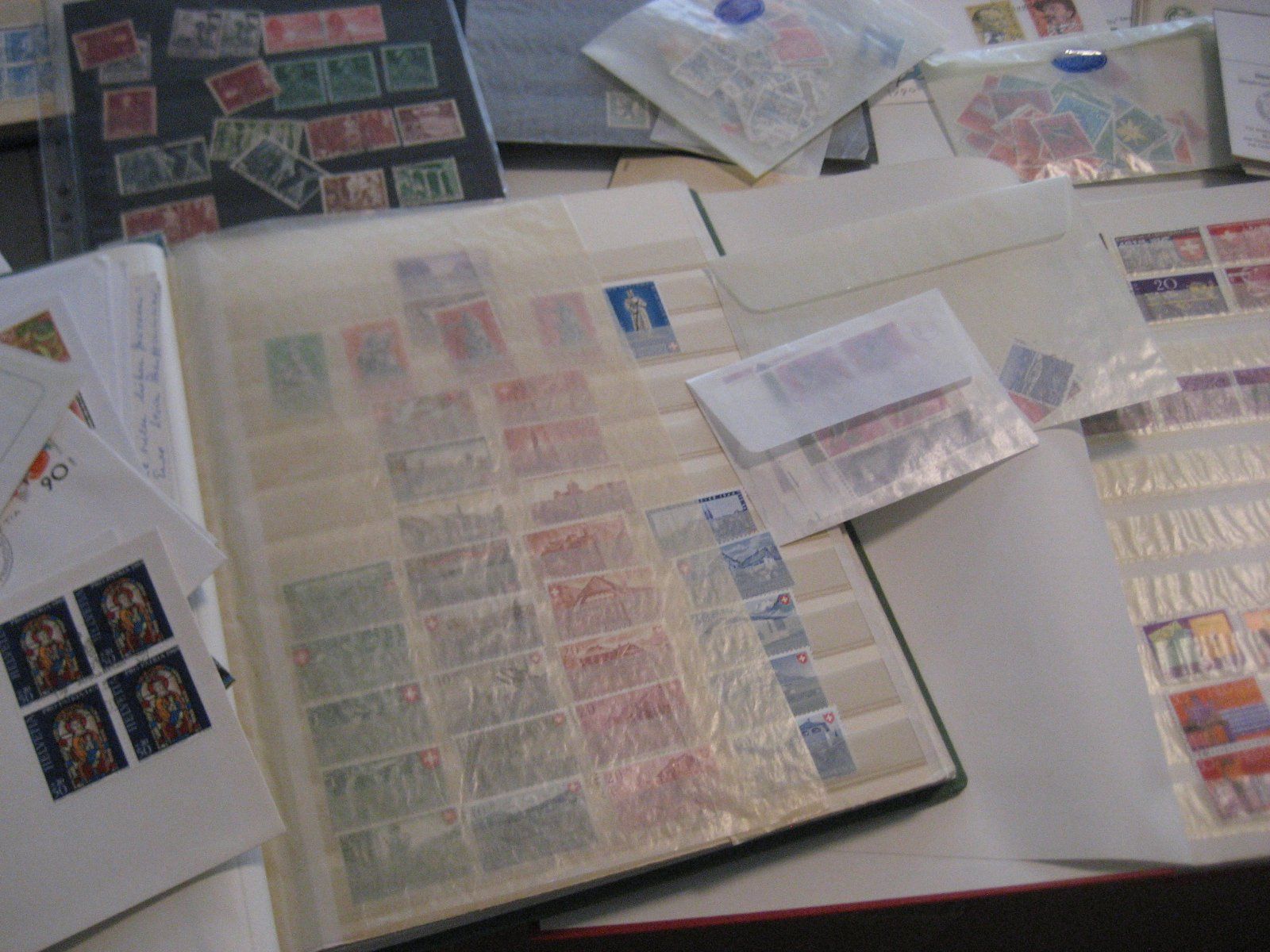 Tutti i francobolli: Schweiz Briefmarken - Restbestände, Wunderkiste!!! – Usato da Winterthur venduto da Zupogeru 5