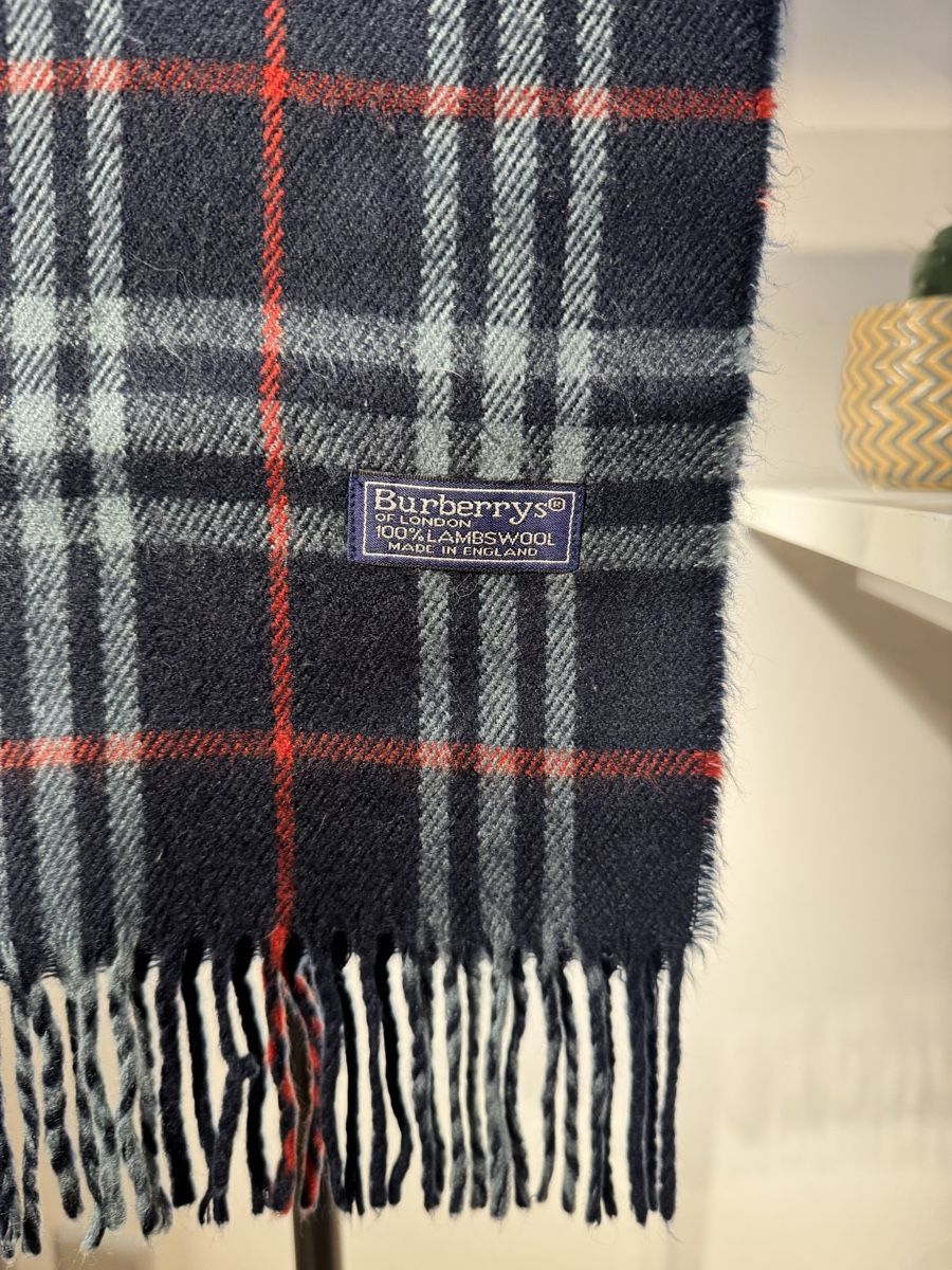 Burberry Foulard & Sciarpe: Écharpe Burberry originale – Usato da St-Maurice venduto da Nikitas_P 1