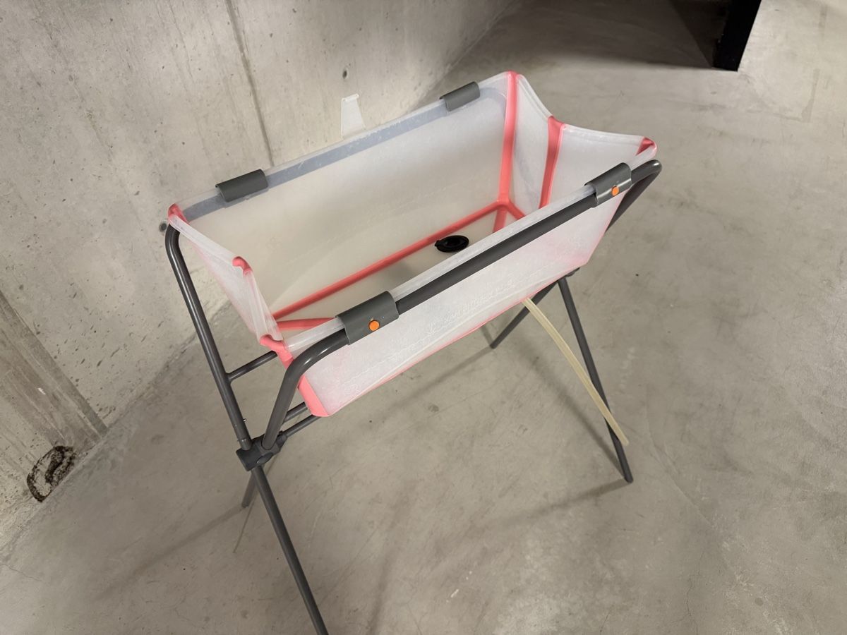 Tutto per il bagno: Stokke flexi Badewanne inkl. Ständer – Usato da Zürich venduto da Frodokauft 1