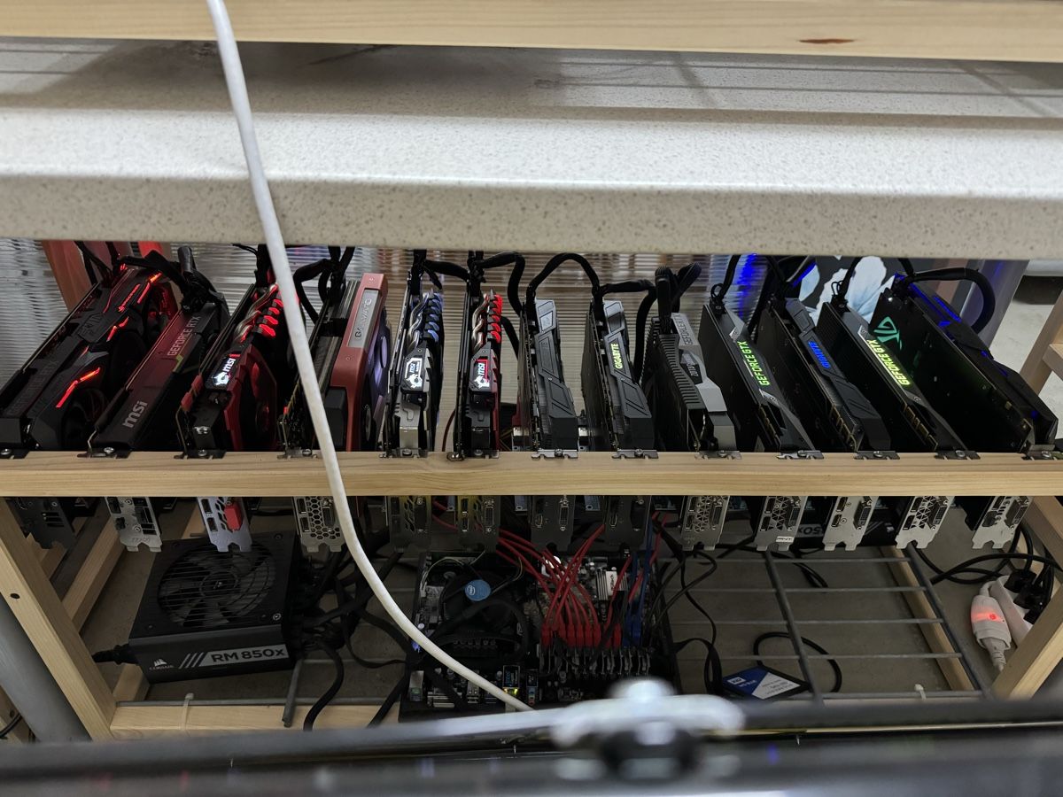Coin Miner: Mining Rigs/Anlage – Usato da Hölstein venduto da Bri4nK 8