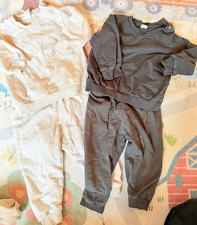 Lotti & Set di vestiti: Babykleider Gr. 86 – Usato da Lätti venduto da Cerui