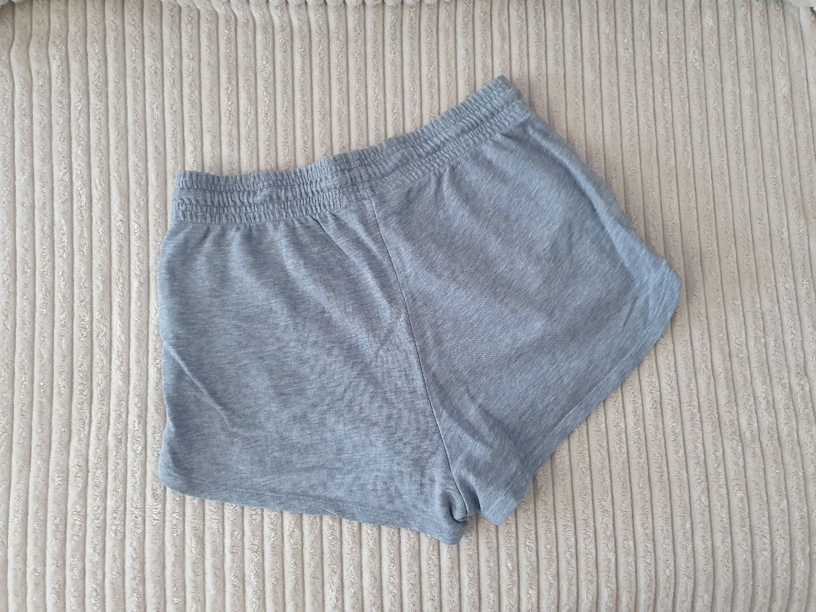 H&M Pantaloni: Hellblaue H&M Basics Shorts Grösse M – Nuovo (secondo la descrizione) da Wetzikon ZH venduto da FundusFuchs 1