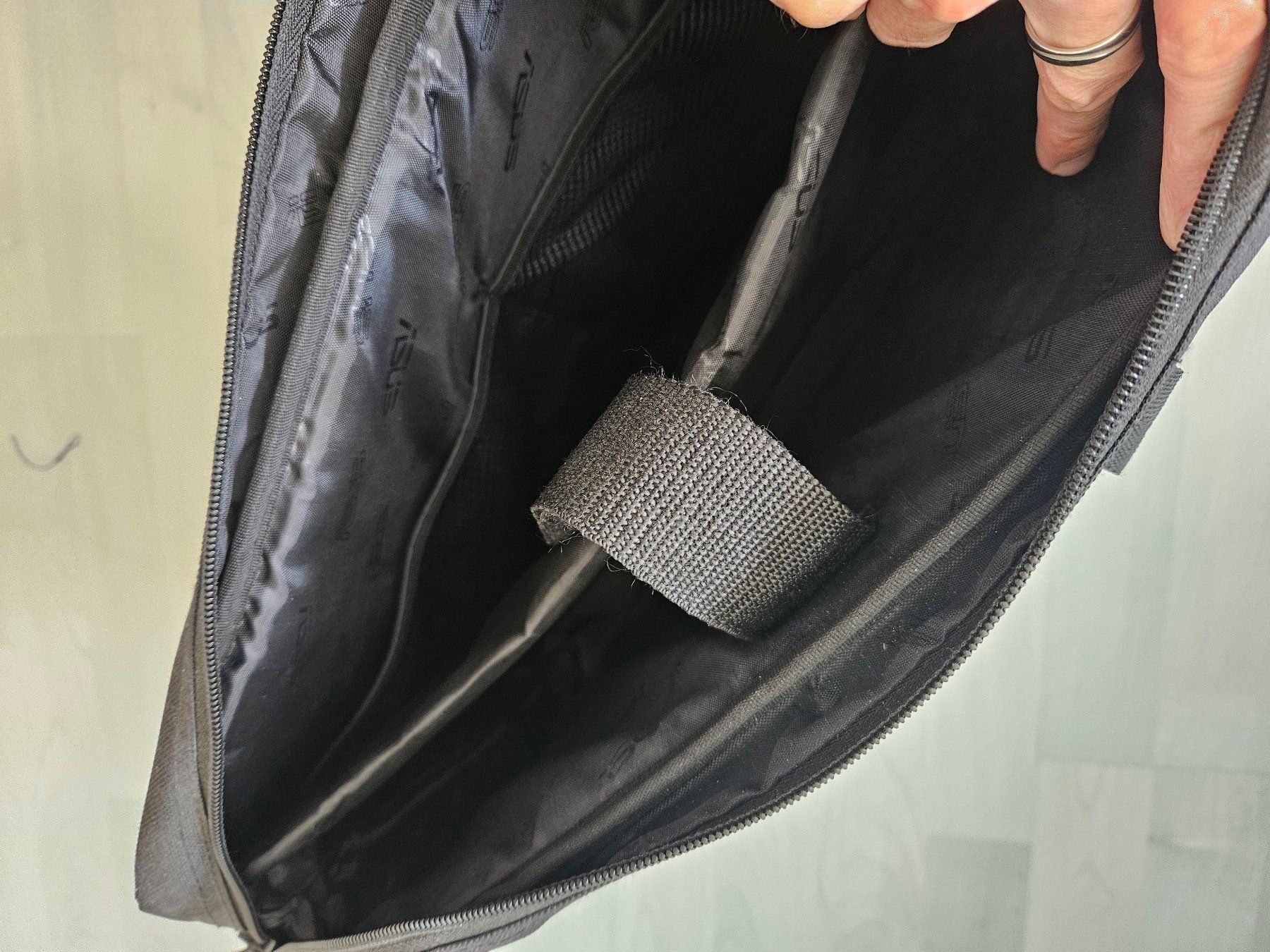 Asus Taschen: Laptoptasche gross – Neu (gemäss Beschreibung) aus Wauwil von seriously3 2