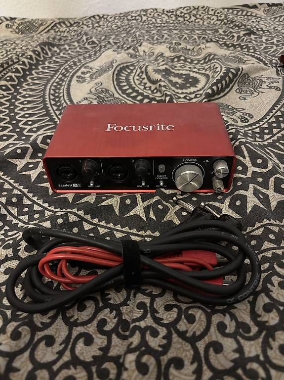 Esp Musikinstrumente: ESP E-Gitarre, Laney mini-Amp, Focusrite 2i2 2nd Gen – Gebraucht aus Bern von fie_gnd9 3