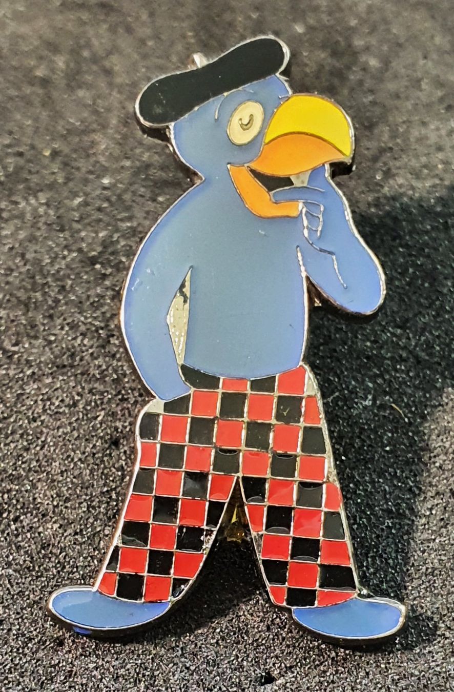 Placchette & Badge: A225C - Pin Globi stehend dunkelblau & schwarzer Rand – Usato da Reinach BL venduto da Boston-Verkauf
