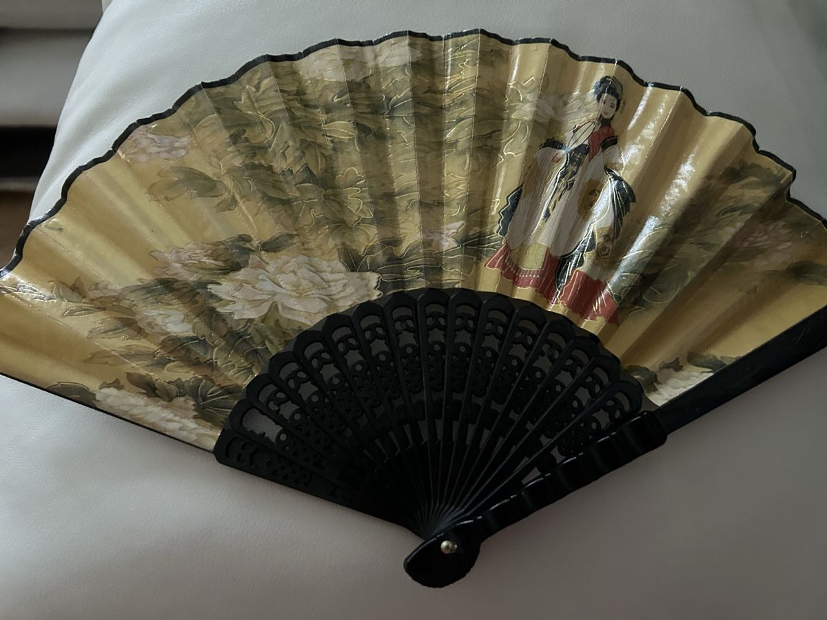 Tutte le decorazioni: Fächer  mit Blumenmuster und Frauendekor – Nuovo (secondo la descrizione) da Rüti ZH venduto da Masken