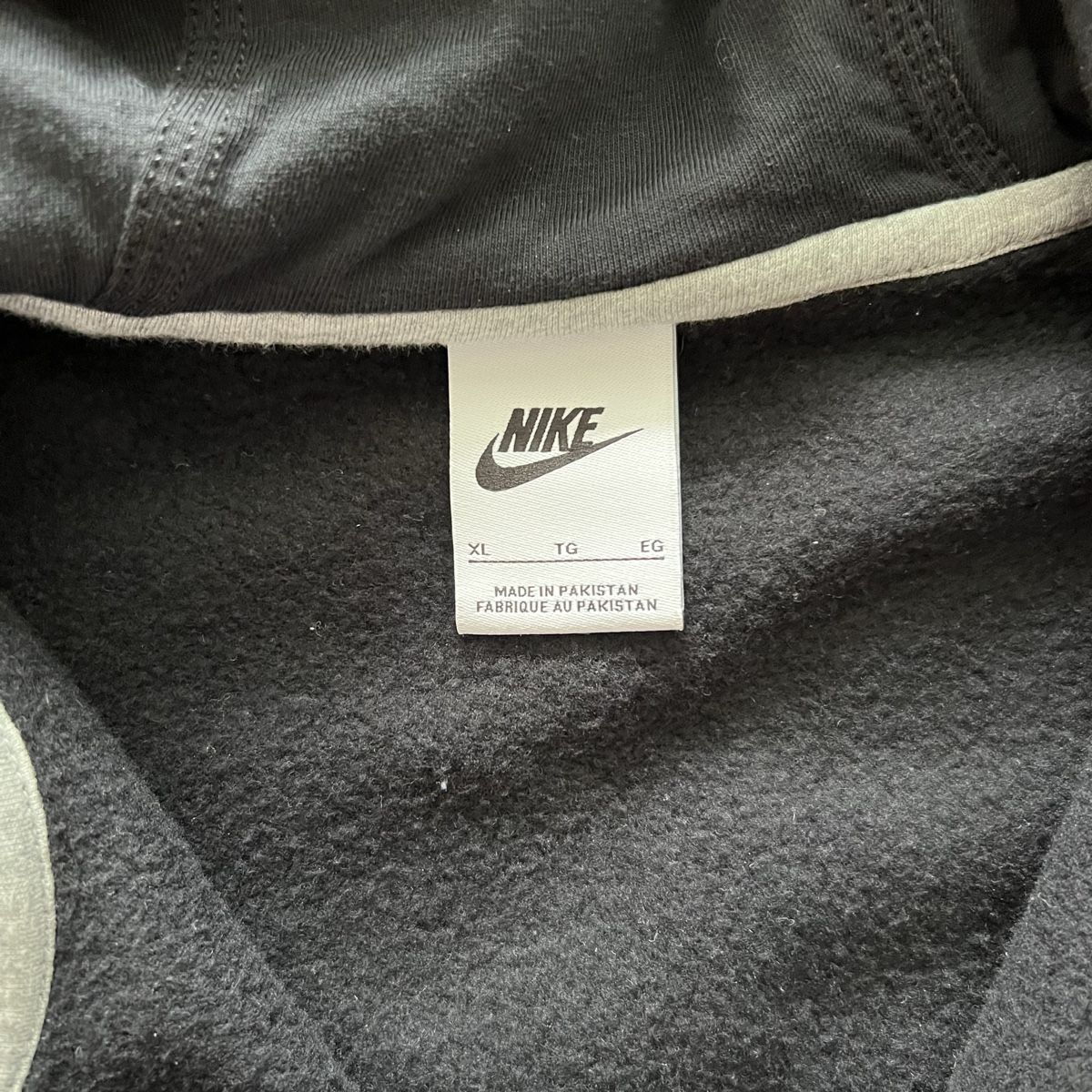 Nike Maglioni & Felpe: Nike Zip Up Pullover schwarz Grösse XL – Nuovo (secondo la descrizione) da St. Gallen venduto da ome_g8v2 4