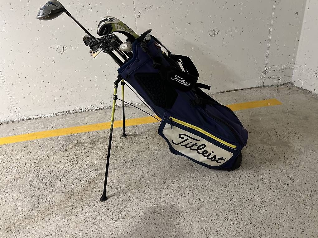 Titleist Taschen: Titleist Golfbag – Gebraucht aus Nürensdorf von