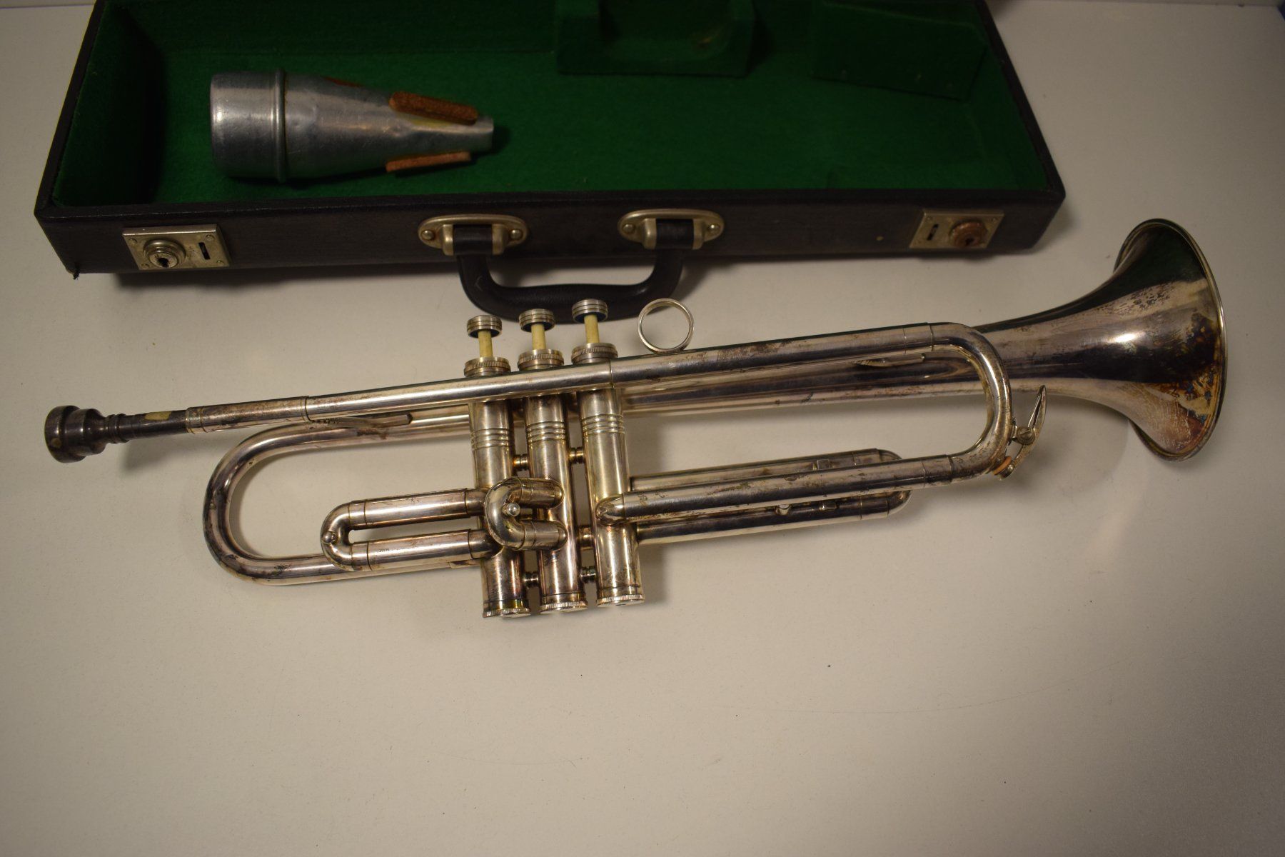 Strumenti musicali: Trompete Huttl mit Koffer – Usato da Zürich venduto da Brockito 5