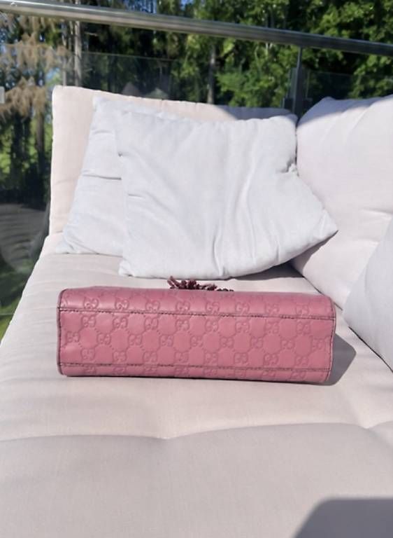 Taschen für Damen: Gucci Lederhandtasche in Rosa – Gebraucht aus Romont FR von Yohelys 2