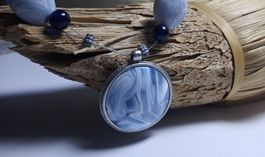 Collier fantaisie bleu style peint à la main