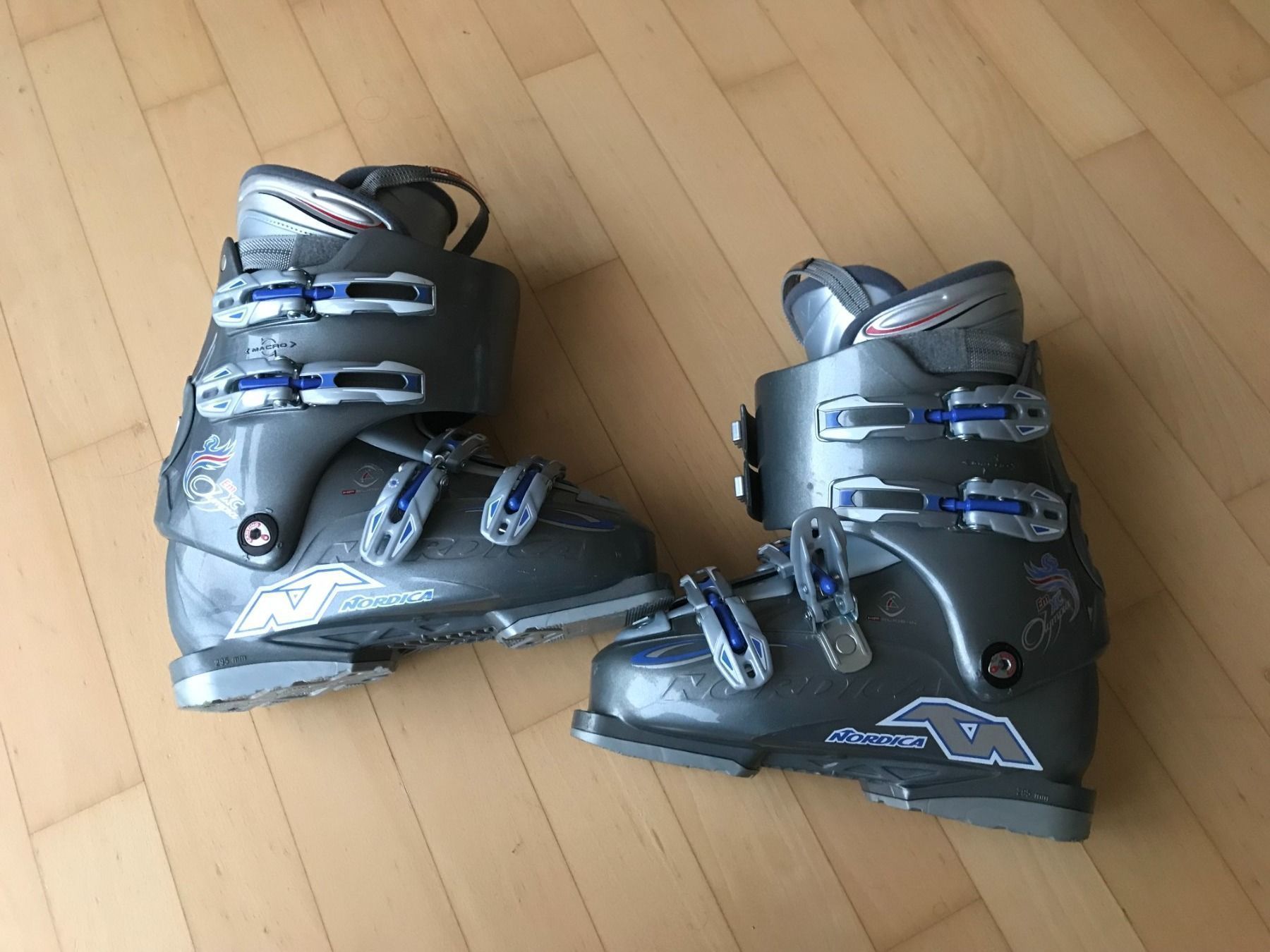 Nordica Scarpe da donna: Skischuhe Nordica Gr.: 37 – Usato da Buchrain venduto da Booster10 2