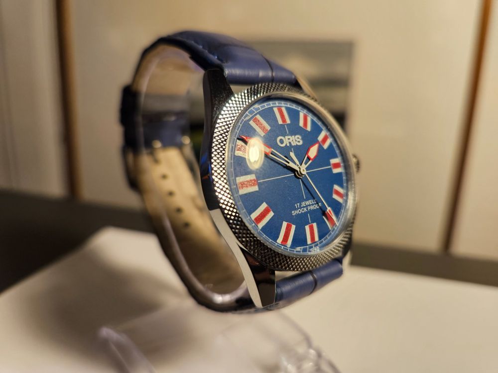 Montre Oris Vintage – Mécanique à Remontage Manuel, Cadran Noir, Boîtier Argenté – Classique Suisse