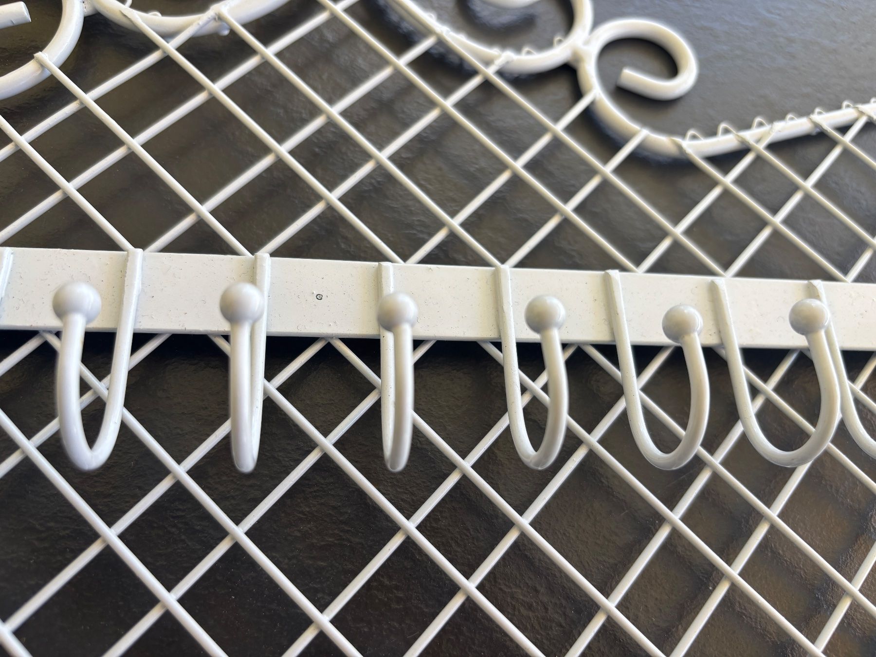 Eisenwaren: Haken-Wandgitter für Schmuck oder Schlüssel – Gebraucht aus Luzern von franluz 2