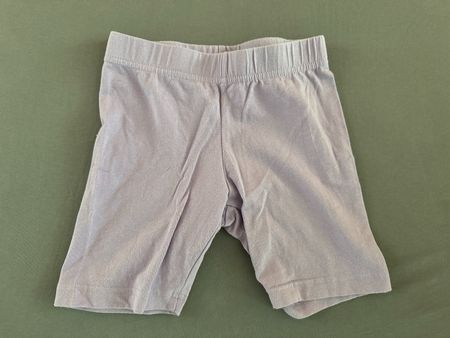 Praktische violette Shorts, Gr. 116