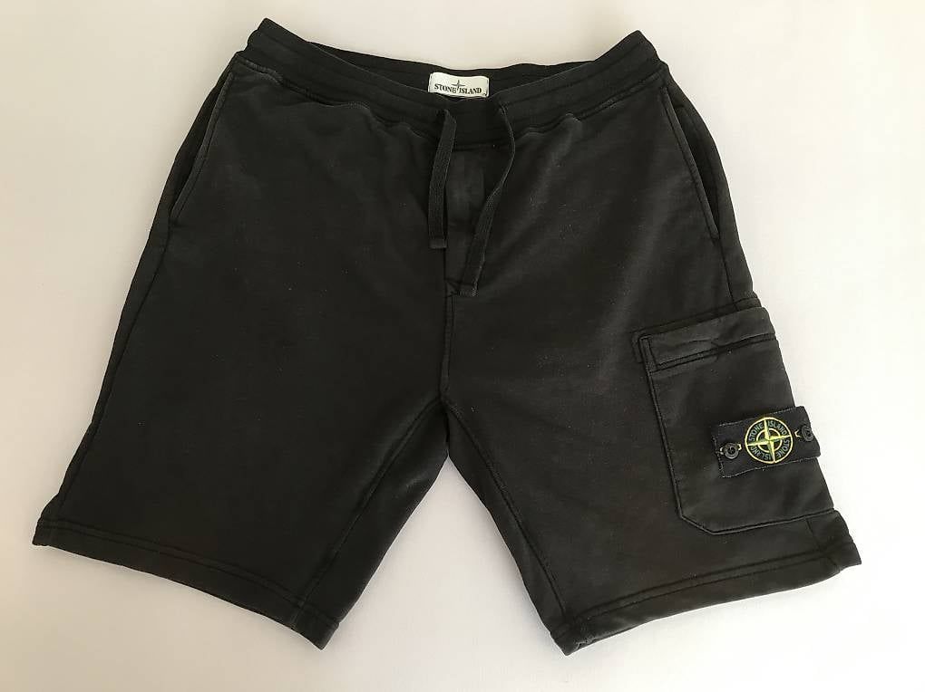 Pantaloni: Stone Island Sweat Shorts Gr. L – Usato da Arlesheim venduto da sonpia