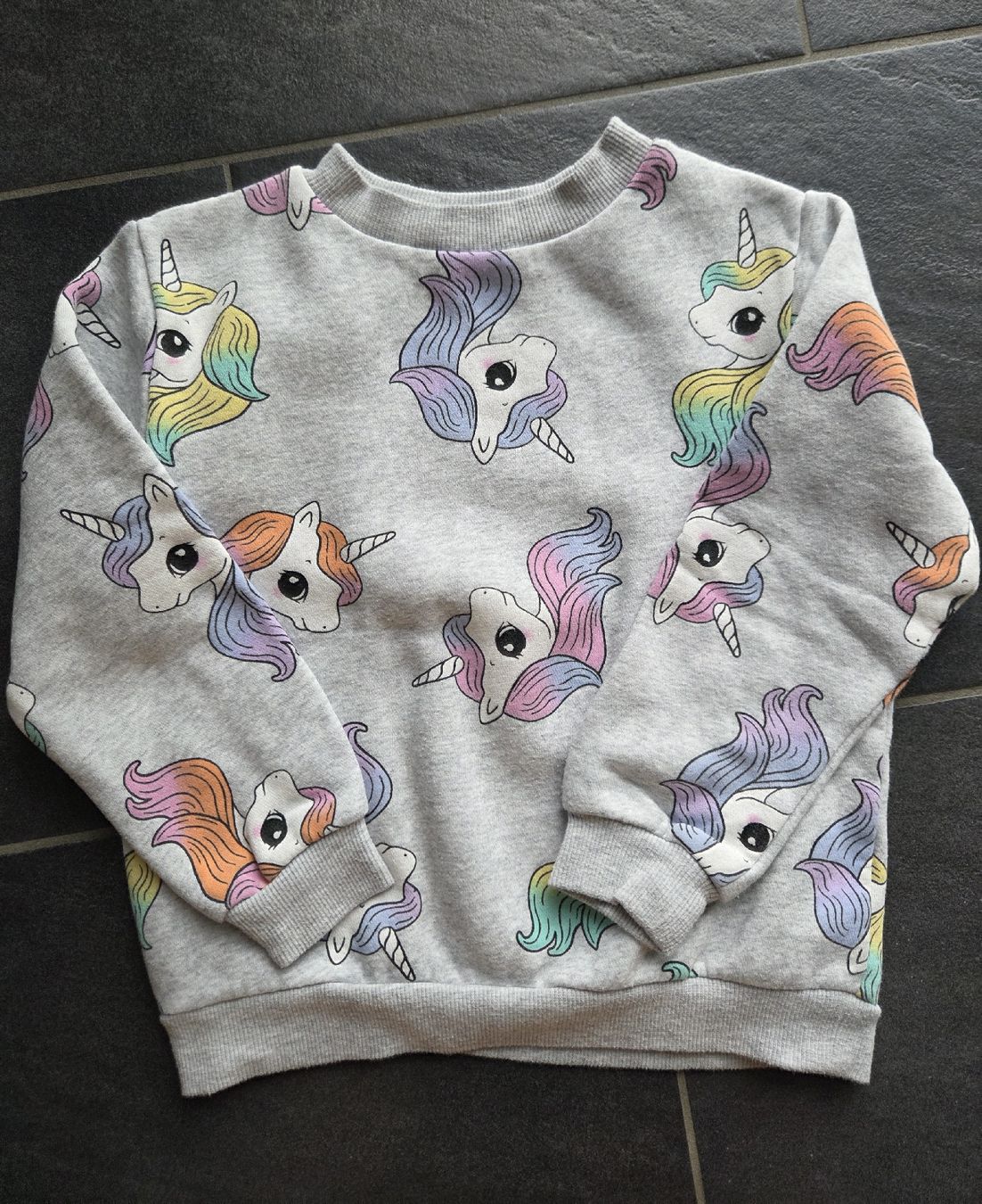 Lotti & Set di vestiti: 6 Pullover Mädchen verschiedene Motive Grösse 110/116 – Usato da Stans venduto da HoMiMa 3