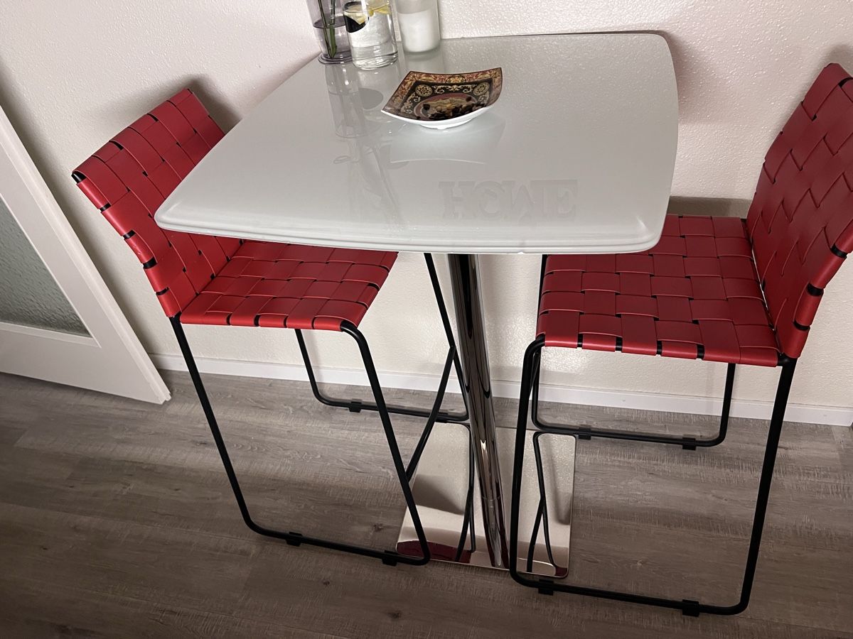 Tavoli: Steh Glas Tisch mit 2 Hocker – Usato da Dübendorf venduto da Swisstictac 3