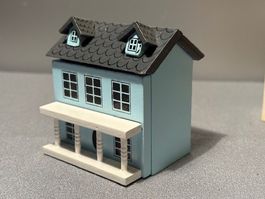 Miniatur Puppenhaus hellblau mit Veranda mit Möbel Kunstharz