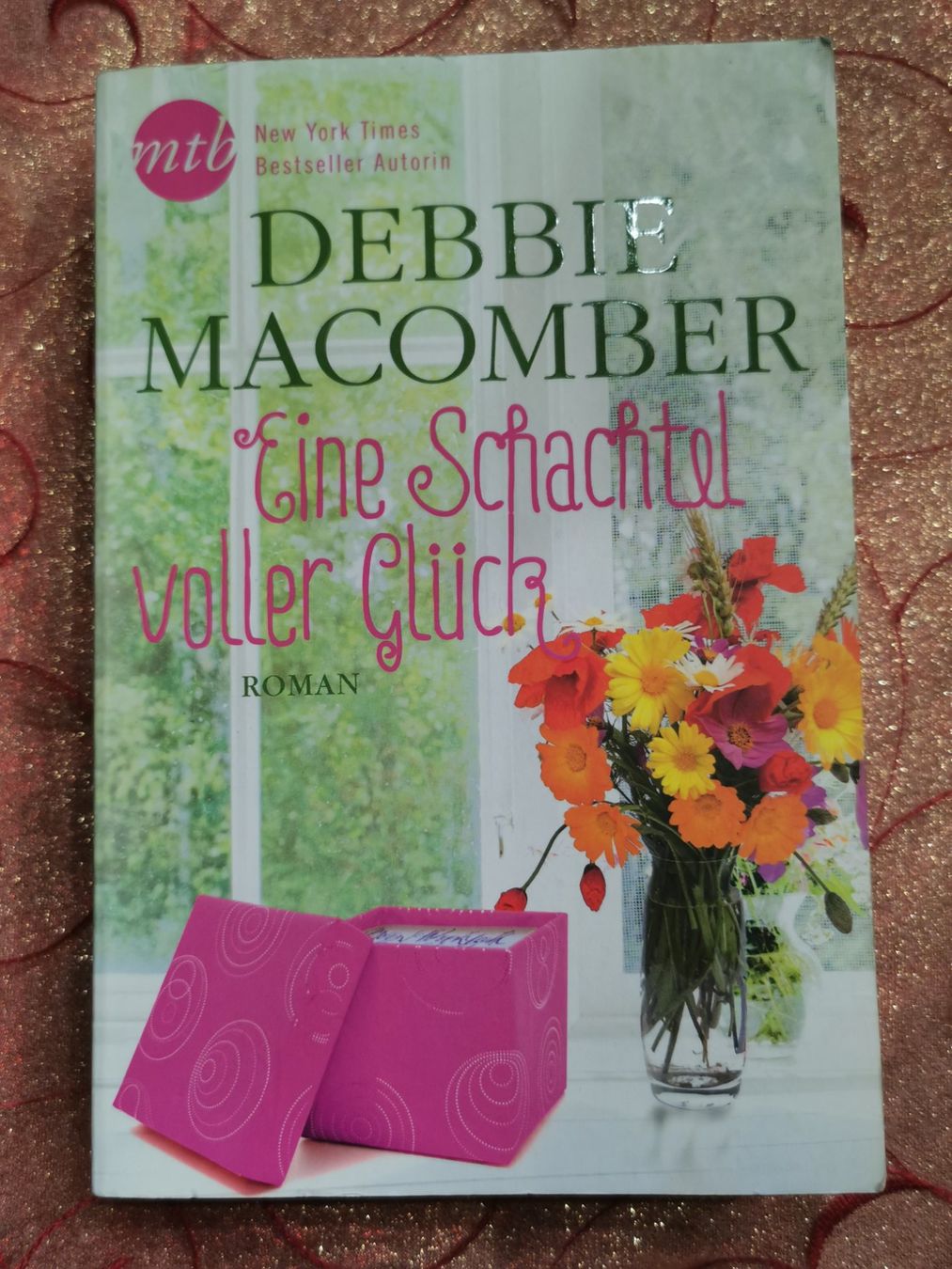 Bücher: Debbie Macombre, Eine Schachtel voller Glück – Gebraucht aus Kölliken von mar5742