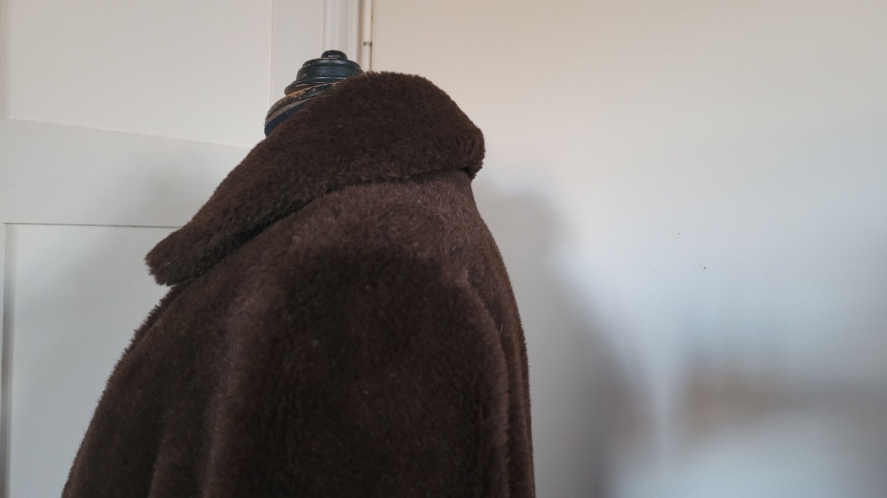 Peter Hahn Cappotti: Lamahaar Mantel Gr.36 Braun – Usato da Winterthur venduto da Wohnhaus 3