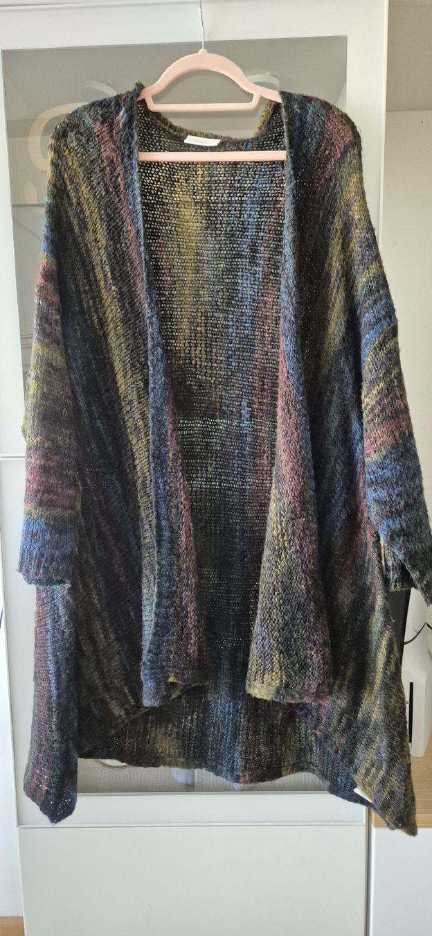 Giacche: Schöne weite Strickjacke Gr. 56/58 – Usato da Reinach BL venduto da Trishi