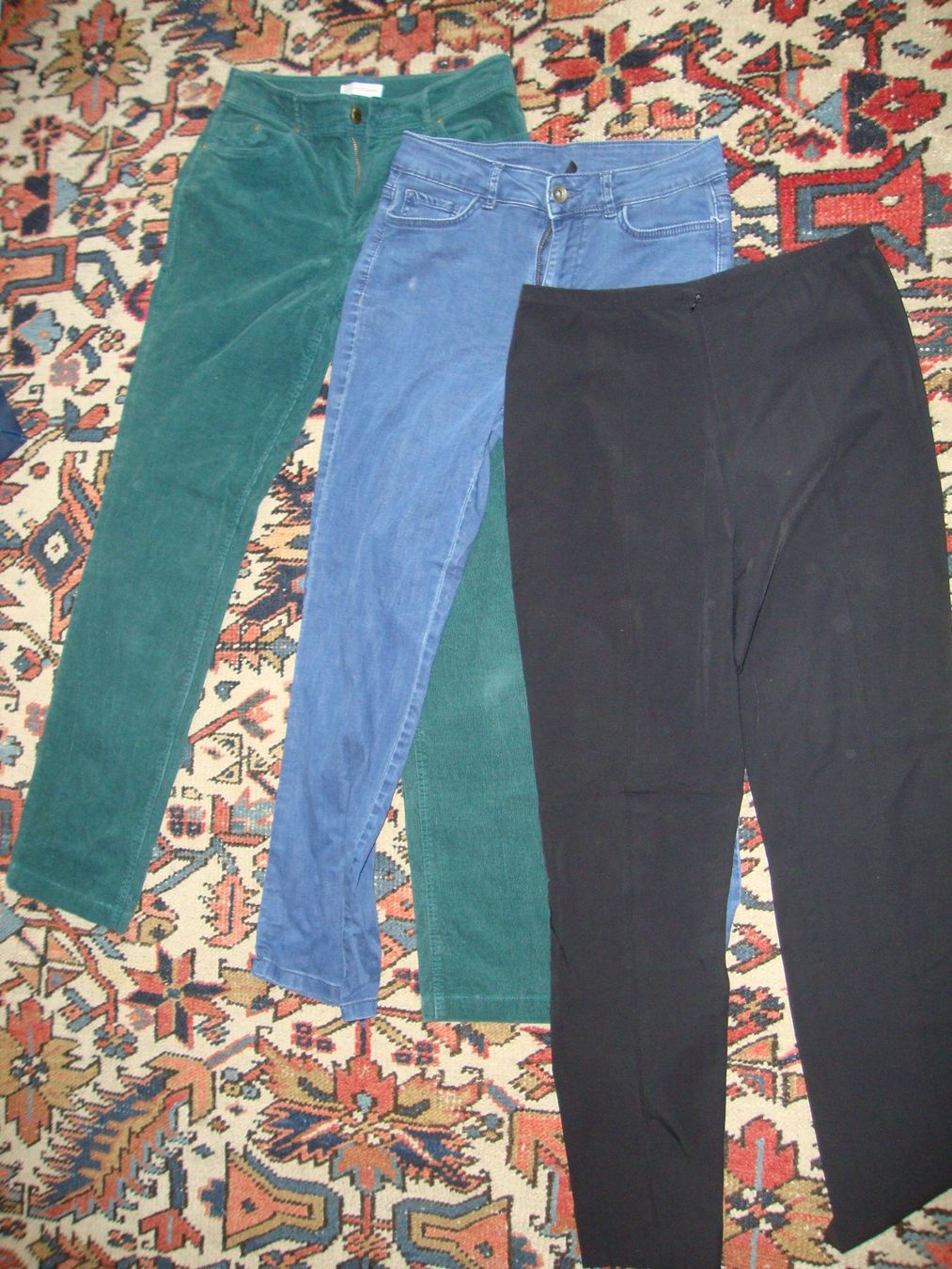 Pantaloni: 3 Damenhosen Gr. 36 – Usato da Laufen venduto da ereli