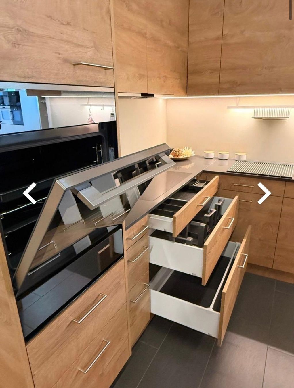 Komplettküchen: Küche mit Holzfronten und Steinarbeitsplatte L-Form – Neu (gemäss Beschreibung) aus Frutigen von tob_9757 3