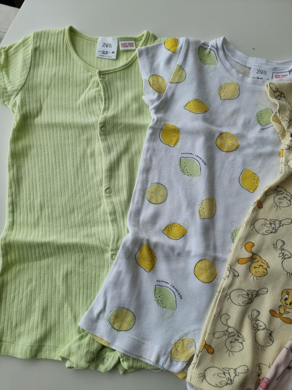 Zara Pigiama & Simili: 4x Pyjama Schlafanzug Mädchen Gr. 86 – Usato da Münchenstein venduto da mt25 1