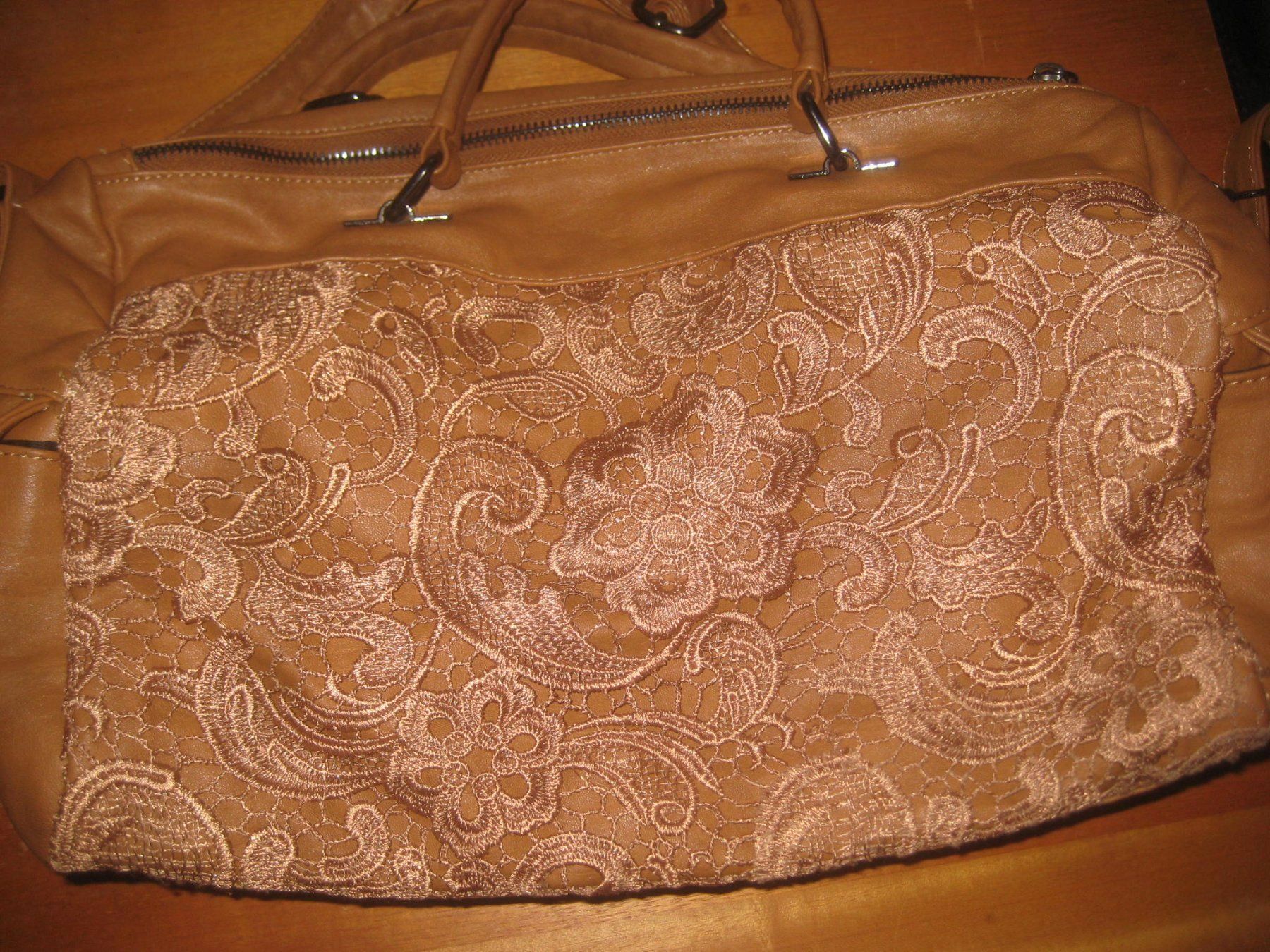 Taschen für Damen: DAMEN UMHÄNGE  HANDTASCHE – Gebraucht aus Uster von flocke1 1