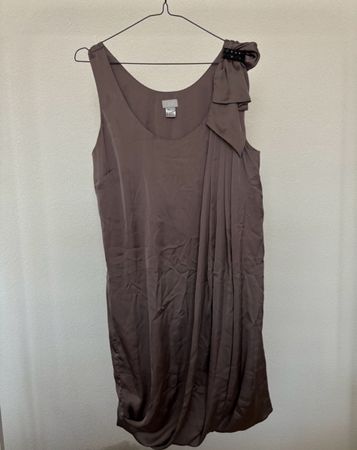 Elegant Brown Cocktail Dress with Bow Detail - Size 40