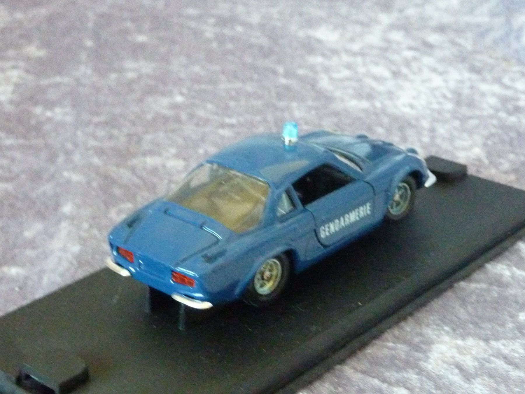 Alpine Modellini d'auto: Alpine A110 Gendarmerie 1:43 – Nuovo (secondo la descrizione) da Dürrenäsch venduto da modellautos4you 3