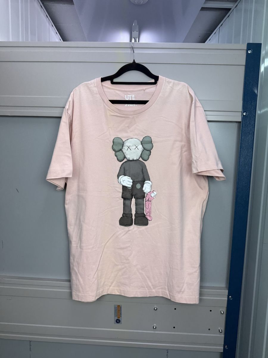 Uniqlo T-shirt: Uniqlo x Kaws tee – Usato da Lausanne venduto da Unehistoiredesapes