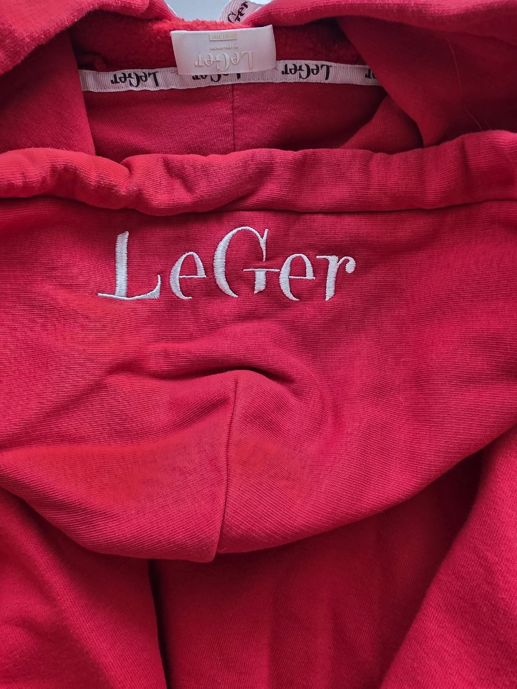 Pulls & Sweat-shirts: Kapuzenpullover LeGer rot - Gr  34 – D'occasion à Dagmersellen par buc_786y 1