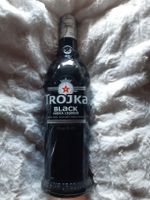 Trojka Black