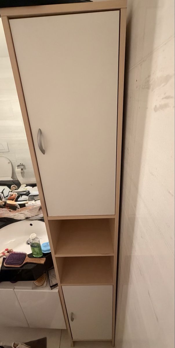 Étagères: Tall narrow storage cabinet – D'occasion à Zürich par Aleksandra_st 1